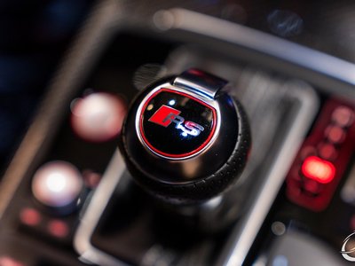 2017 AUDI RS6 AVANT — миниатюра 33
