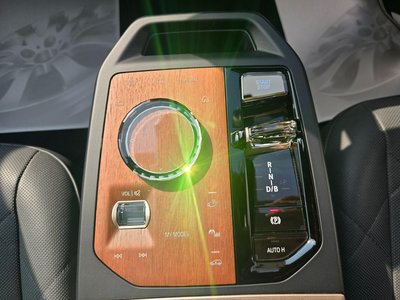 صورة مصغرة 40 لـ 2025 BMW IX