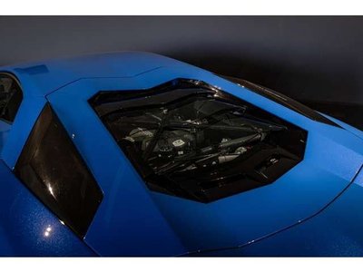 LAMBORGHINI AVENTADOR - 4