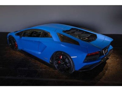 LAMBORGHINI AVENTADOR - 3