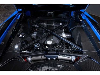 LAMBORGHINI AVENTADOR - 5