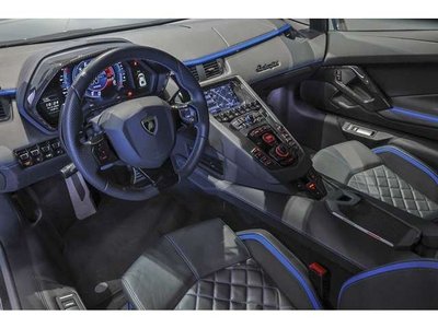 LAMBORGHINI AVENTADOR - 10