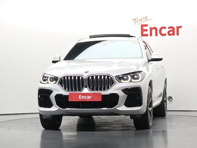 2022 BMW X6 — фото 2