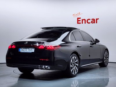 MERCEDES-BENZ E-CLASS - 4