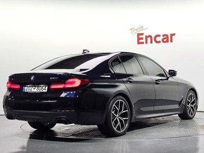 2023 BMW 5 SERIES — фото 3