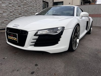 AUDI R8 - 8