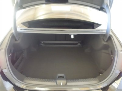 MERCEDES-BENZ E-CLASS - 10