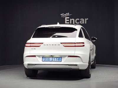 2022 Genesis ELECTRIFIED GV70 photo 3