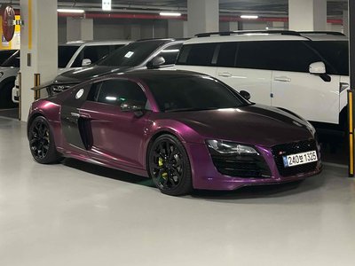 AUDI R8 - 1