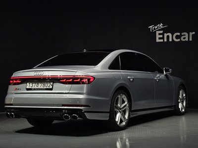 صورة 3 لـ 2020 AUDI S8