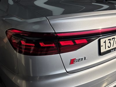 صورة 10 لـ 2020 AUDI S8