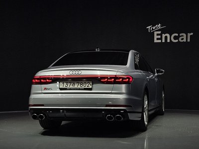 صورة 4 لـ 2020 AUDI S8