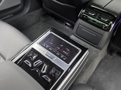صورة مصغرة 24 لـ 2020 AUDI S8