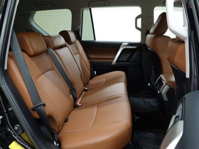 TOYOTA LAND CRUISER PRADO - 9