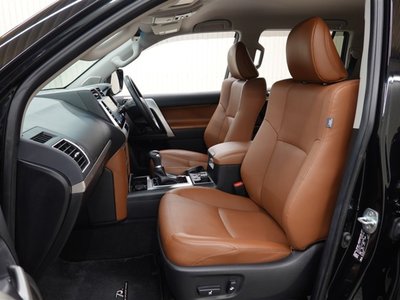 TOYOTA LAND CRUISER PRADO - 8