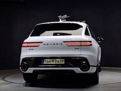 صورة 4 لـ 2021 Genesis GV70