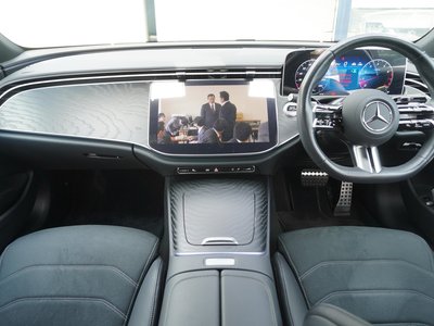 MERCEDES-BENZ E-CLASS - 2