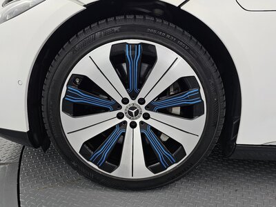 MERCEDES-BENZ EQS - 6