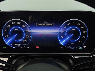 MERCEDES-BENZ EQS - 8