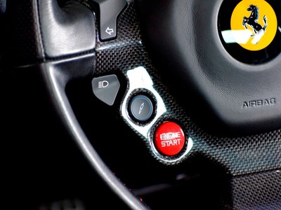 2013 FERRARI 458 ITALIA — миниатюра 56