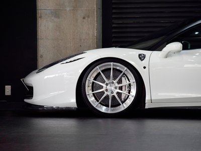 2013 FERRARI 458 ITALIA — миниатюра 32