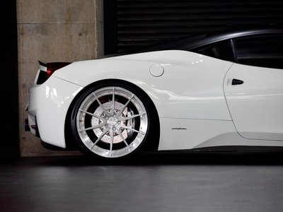 2013 FERRARI 458 ITALIA — миниатюра 23