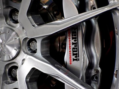 2013 FERRARI 458 ITALIA — миниатюра 30