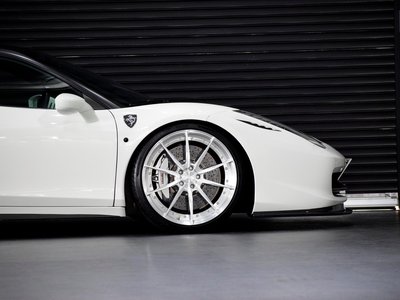 2013 FERRARI 458 ITALIA — миниатюра 24