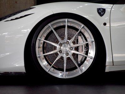 2013 FERRARI 458 ITALIA — миниатюра 34