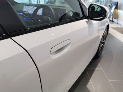 2025 BMW 5 SERIES thumbnail 17