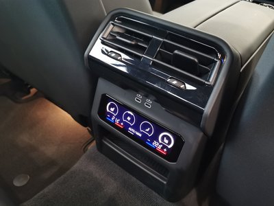 2025 BMW 5 SERIES thumbnail 45