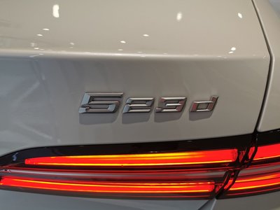 2025 BMW 5 SERIES thumbnail 12
