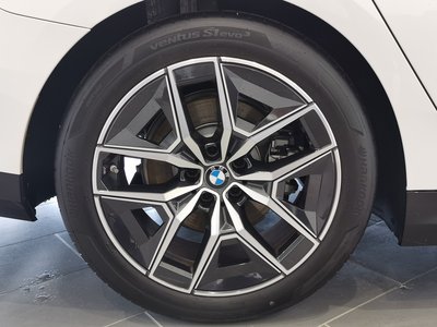 2025 BMW 5 SERIES thumbnail 15