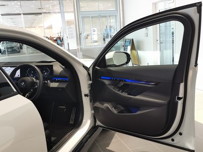 2025 BMW 5 SERIES thumbnail 21