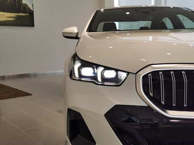 2025 BMW 5 SERIES thumbnail 20