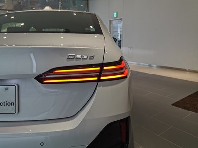 2025 BMW 5 SERIES thumbnail 19