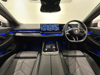 2024 BMW 5 SERIES TOURING — миниатюра 41