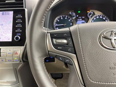 TOYOTA LAND CRUISER PRADO - 9