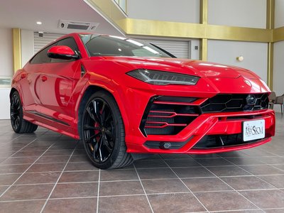 LAMBORGHINI URUS - 8