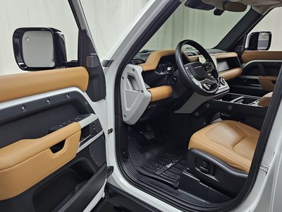 LAND ROVER DEFENDER - 10