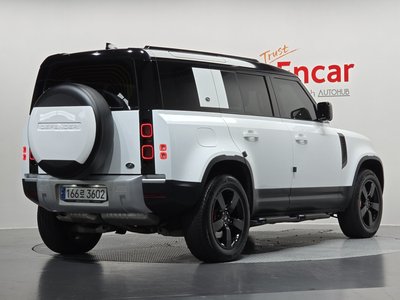 LAND ROVER DEFENDER - 4