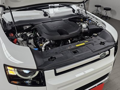 LAND ROVER DEFENDER - 7