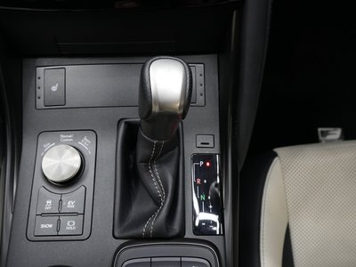 2022 Lexus IS — миниатюра 23