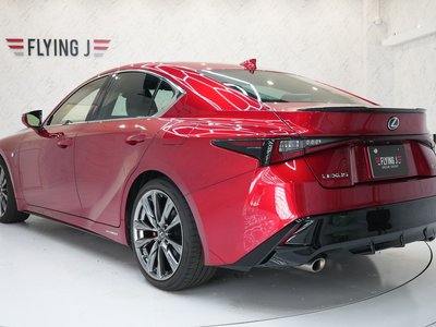 2022 Lexus IS — миниатюра 4