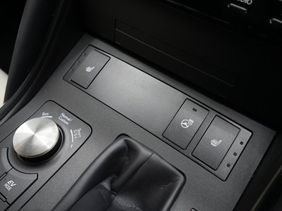 2022 Lexus IS — миниатюра 21