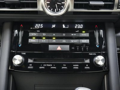 2022 Lexus IS — миниатюра 20