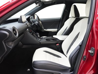 2022 Lexus IS — миниатюра 28