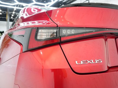 2022 Lexus IS — миниатюра 44