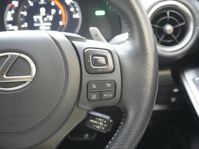2022 Lexus IS — миниатюра 16