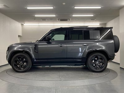 LAND ROVER DEFENDER - 4